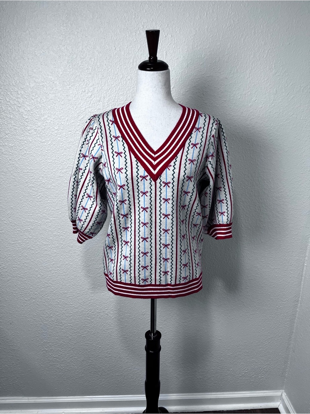 Mary Square Faith In A Bow Sweater Size Medium
